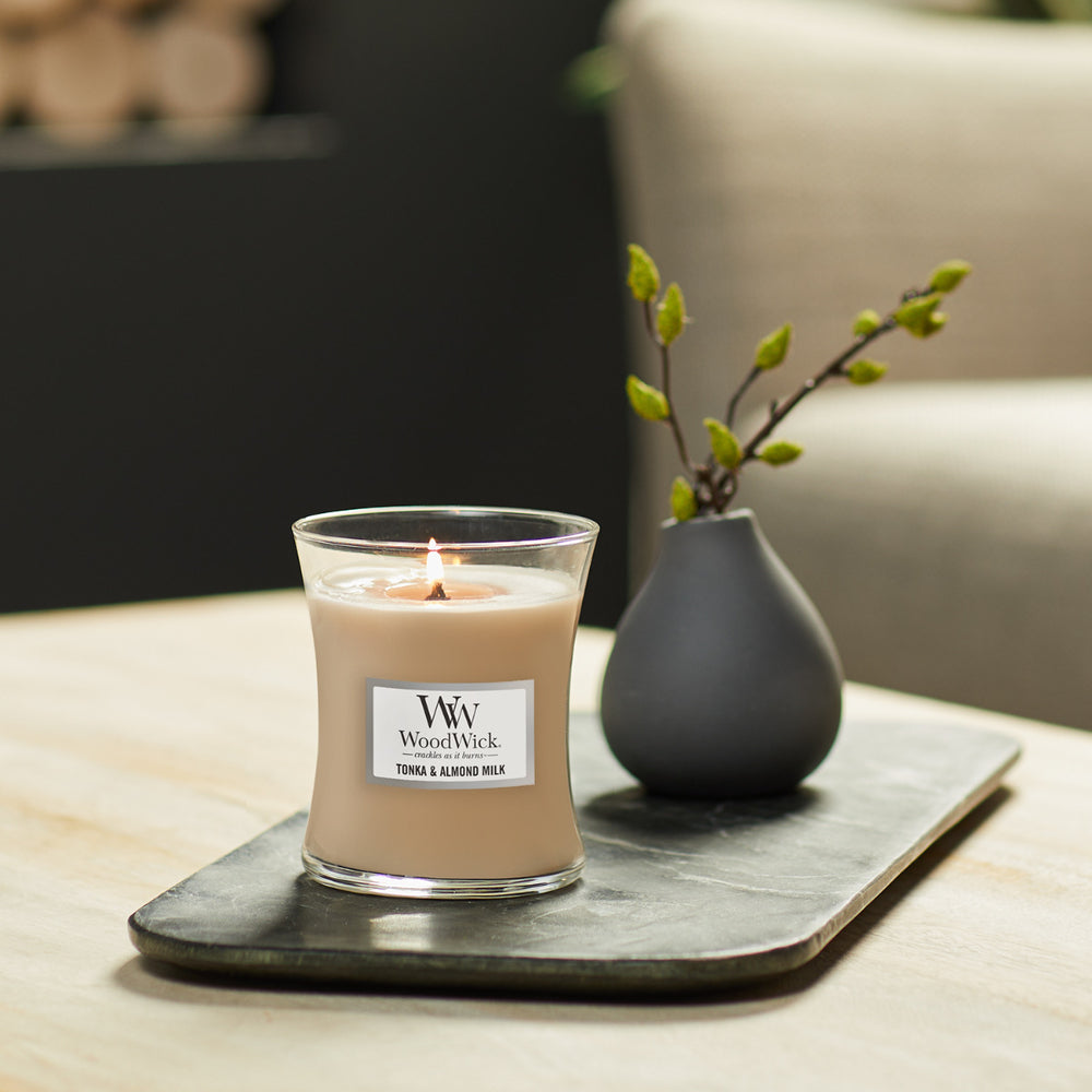 WoodWick Candle - Medium Tonka & Almond Milk