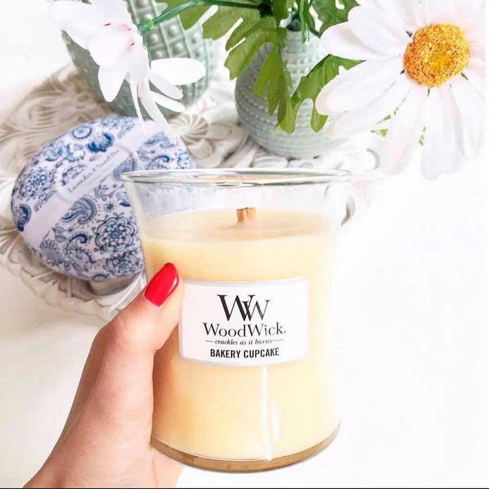 WoodWick Candle - Medium Bakery Cupcake