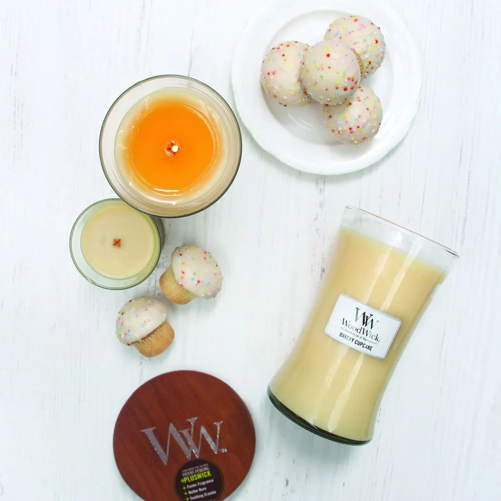 WoodWick Candle - Large Bakery Cupcake