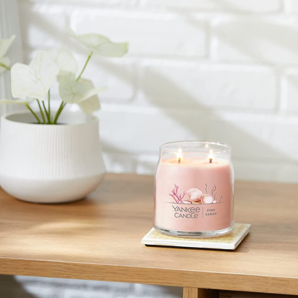 Yankee Candle Signature Medium Jar - Pink Sands