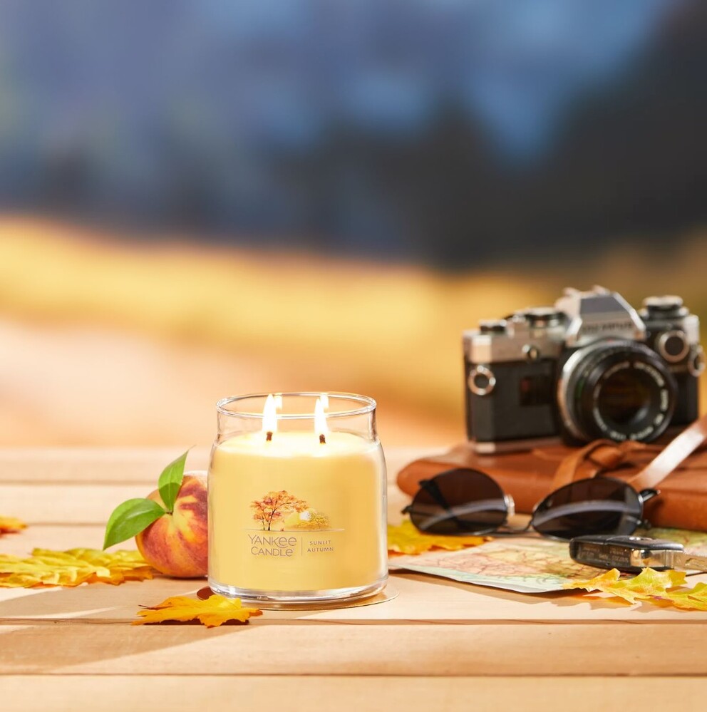 Yankee Candle Signature Medium Jar - Sunlit Autumn